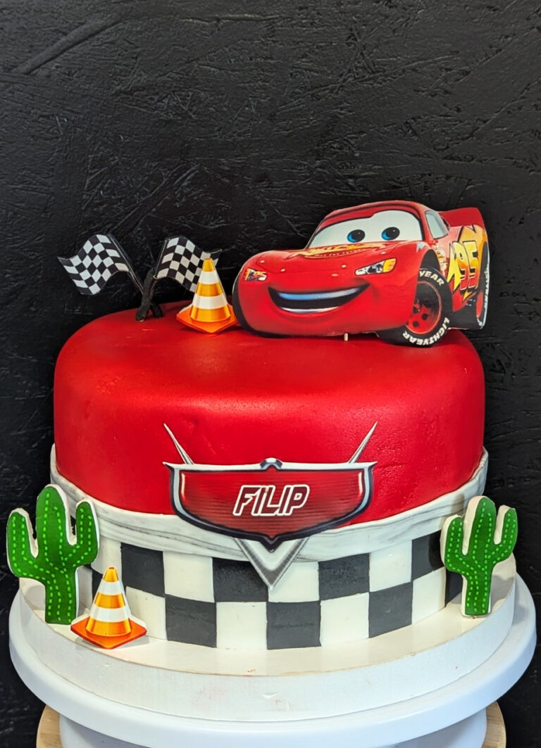 tort na urodziny auta zygzak mcqueen w nena cafe gdynia