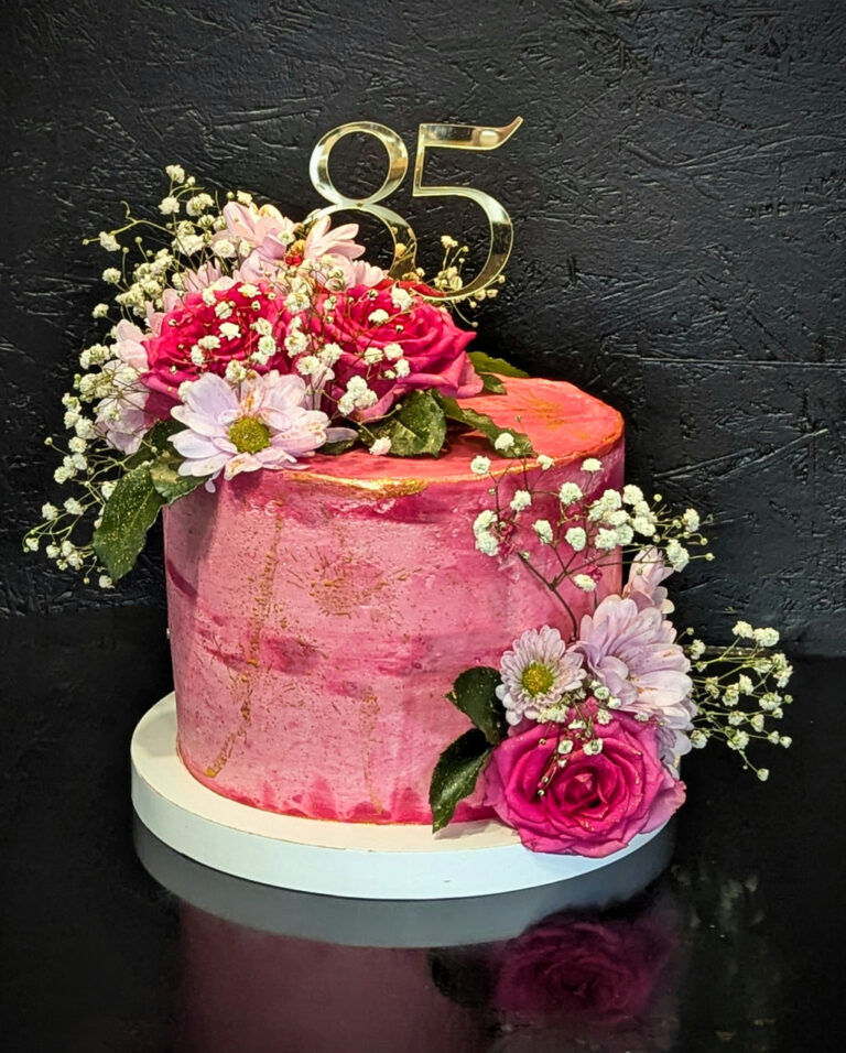 tort z kwiatami na urodziny na zamówienie gdynia cukiernia